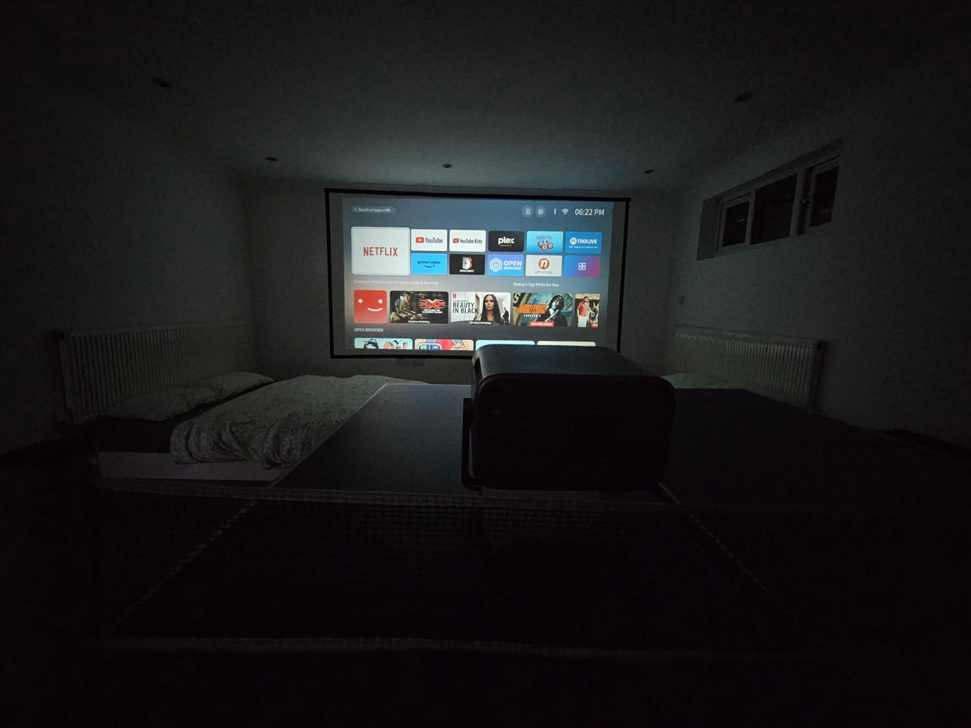Large Annexe With Games Room Pool Table Ping Pong Air Hockey Movie Projector ウィンザー エクステリア 写真
